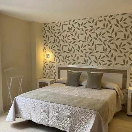 El Refugio 3 Estrellas فندق