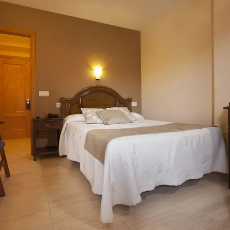 El Refugio 3 Estrellas 2*