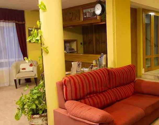 El Refugio 3 Estrellas 2*