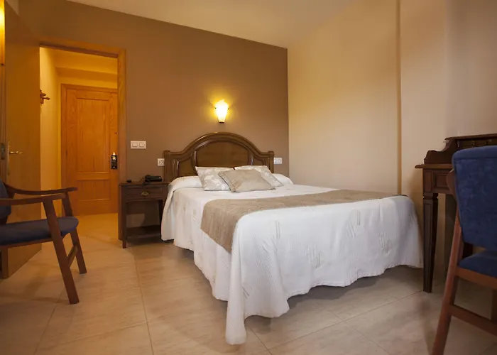 El Refugio 3 Estrellas 2*