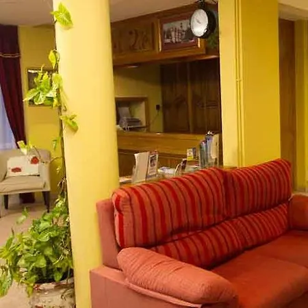 El Refugio 3 Estrellas 2*